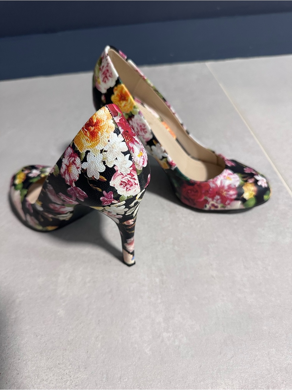 Floral Print High Heel Pumps - Black Multi